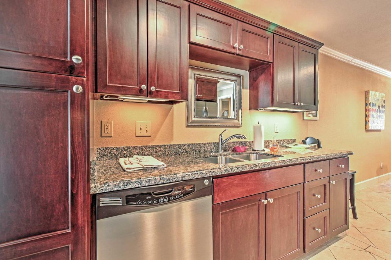 Colorful Galveston Retreat Steps From Beach And Pool ภายนอก รูปภาพ