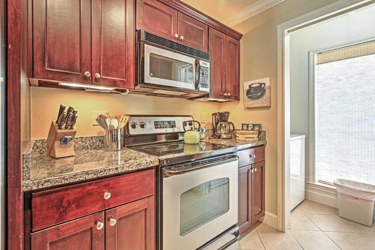 Colorful Galveston Retreat Steps From Beach And Pool ภายนอก รูปภาพ