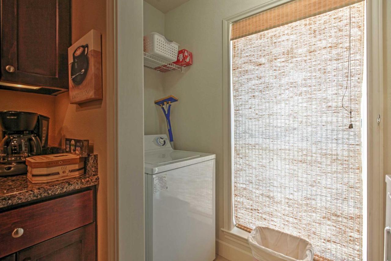 Colorful Galveston Retreat Steps From Beach And Pool ภายนอก รูปภาพ
